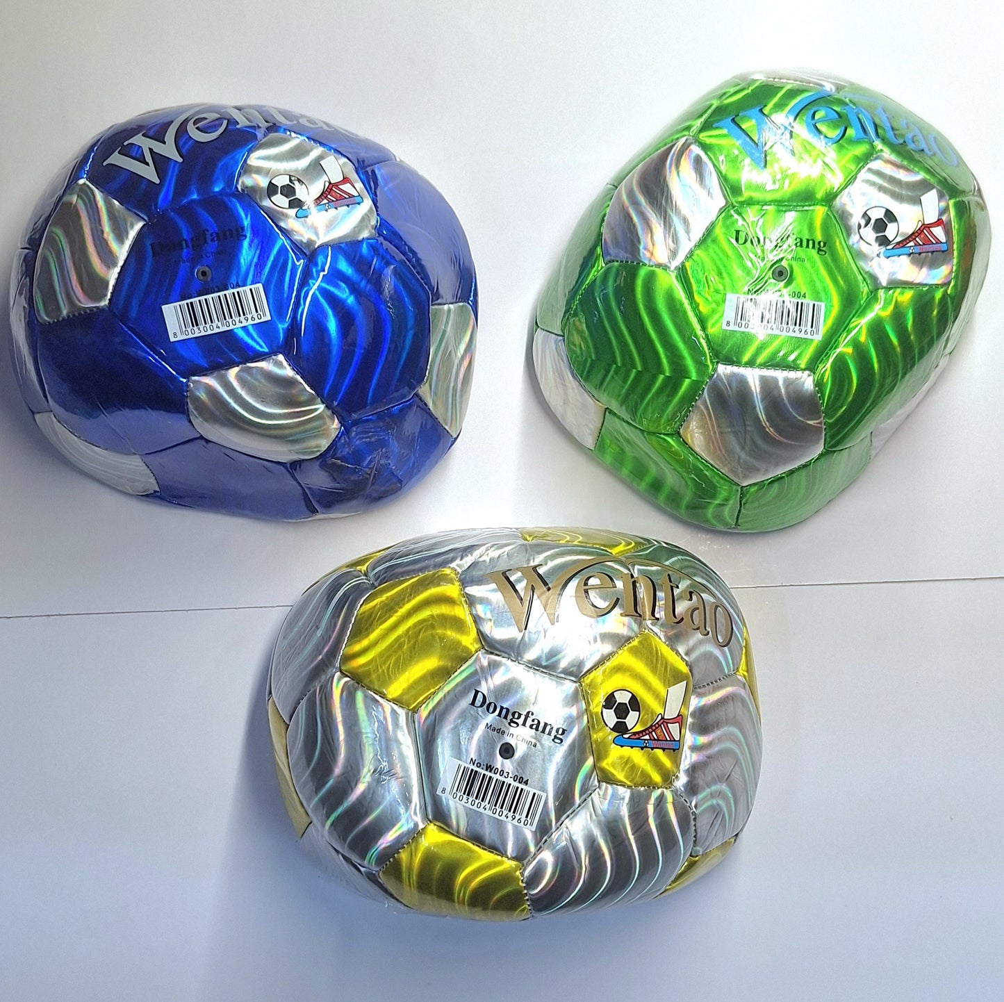 SOCCER BALL, COLORS MIX. (# WOO3-004)————— $14.99