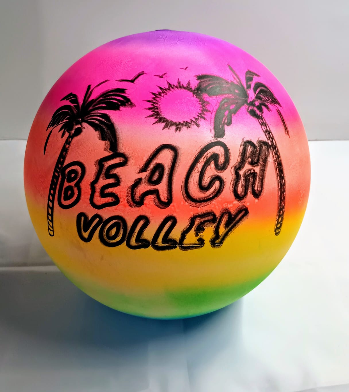 PELOTA DE PLAYA.—————— $2.99